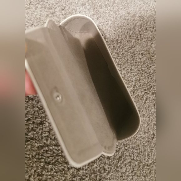 Michael Kors White Case for Eyeglasses Sunglasses - Picture 3 of 7